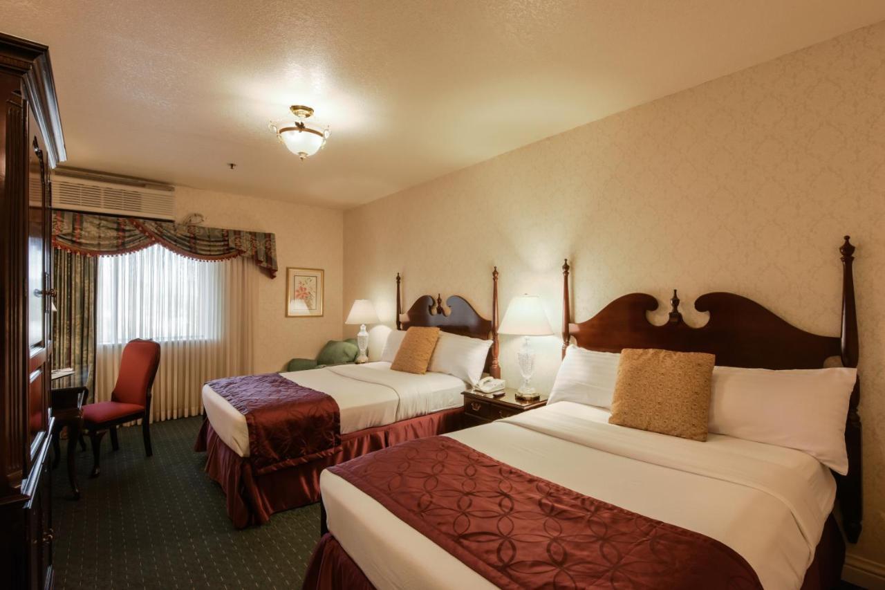 Carlyle Hotel Campbell Bagian luar foto