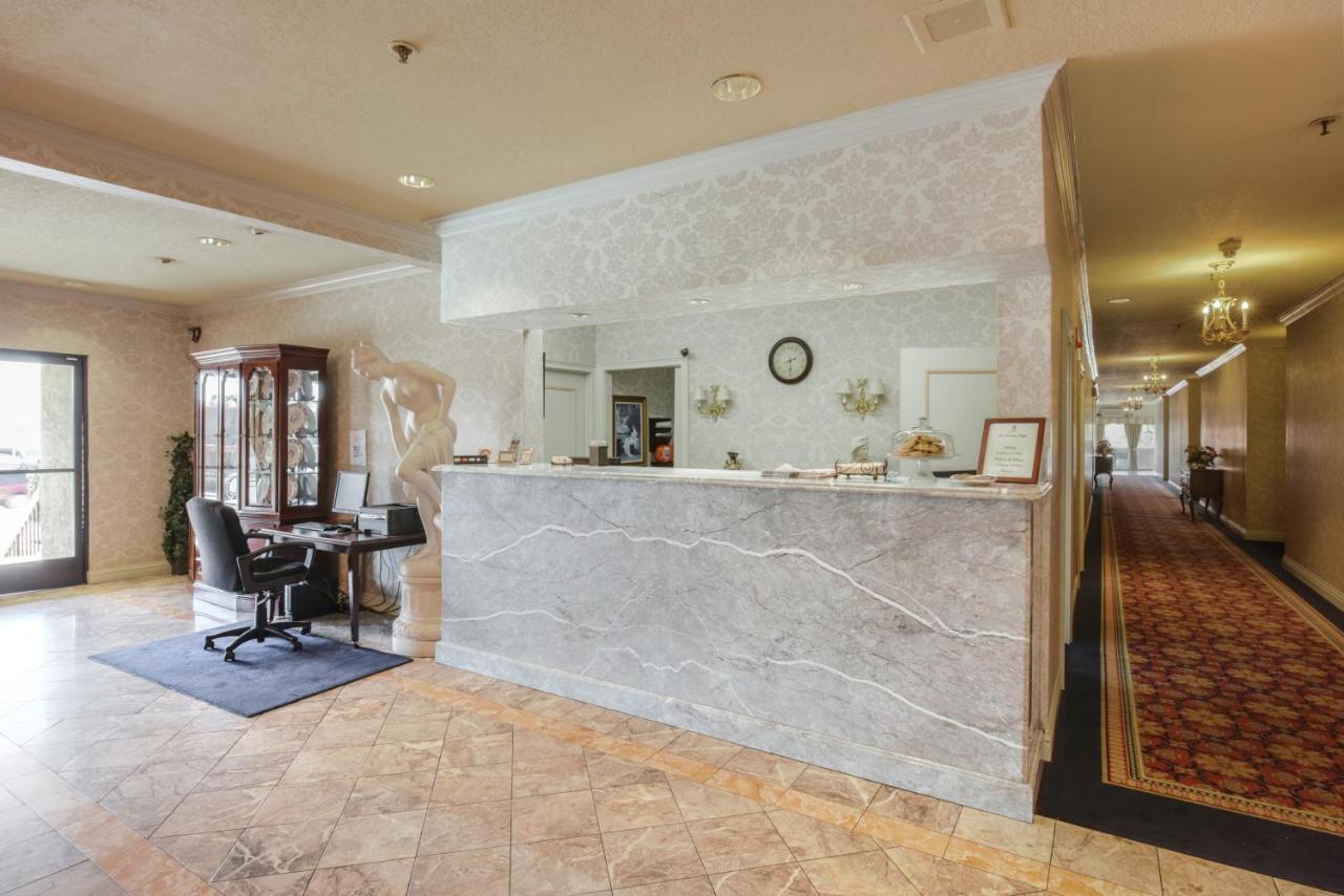 Carlyle Hotel Campbell Bagian luar foto