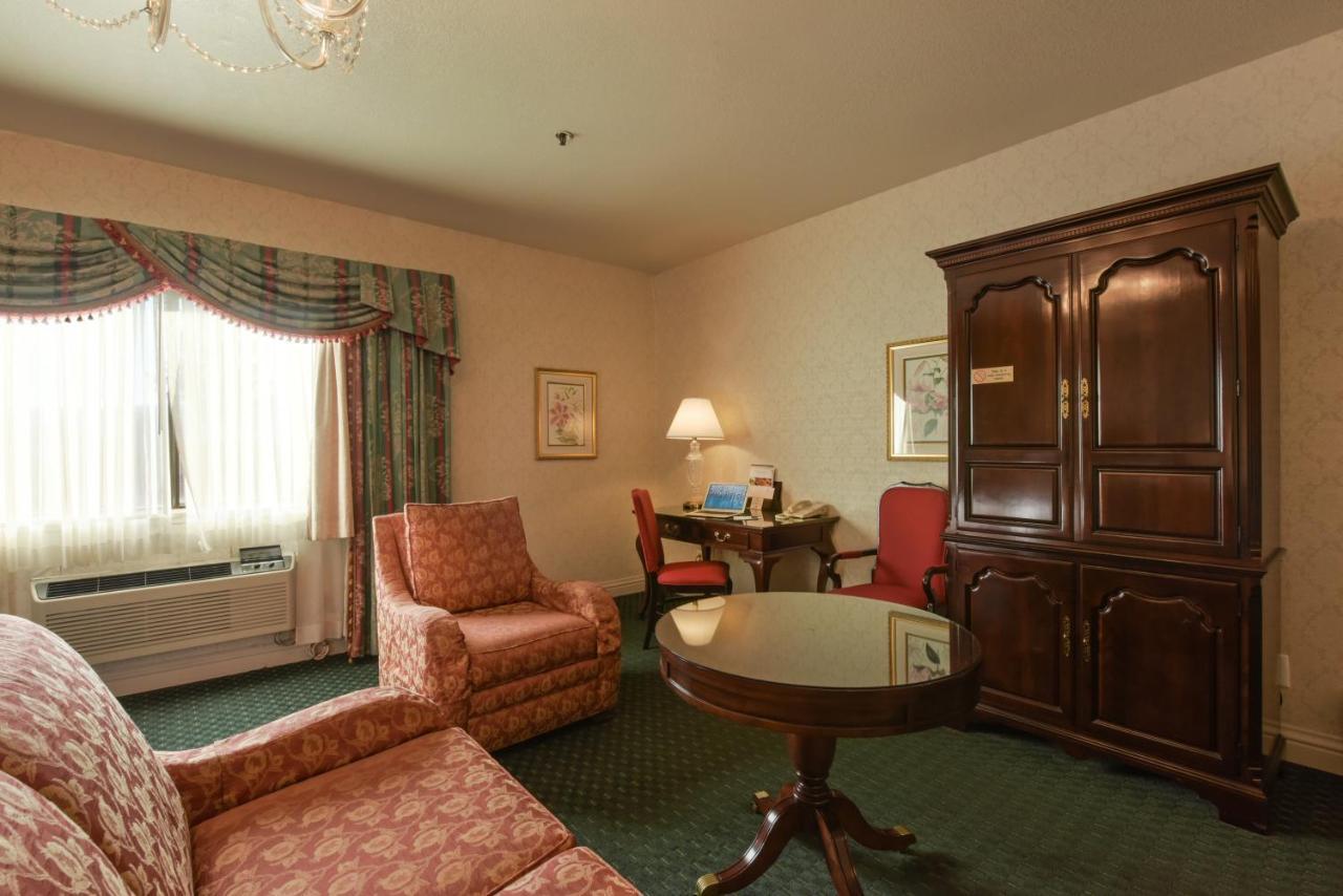Carlyle Hotel Campbell Bagian luar foto