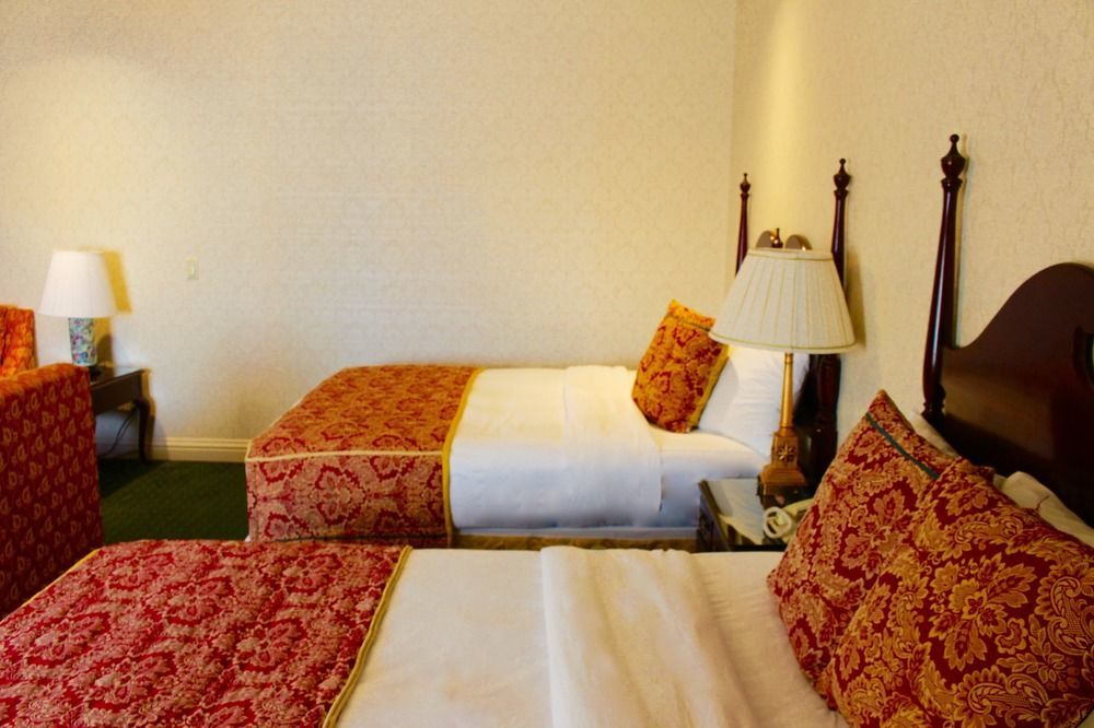 Carlyle Hotel Campbell Bagian luar foto